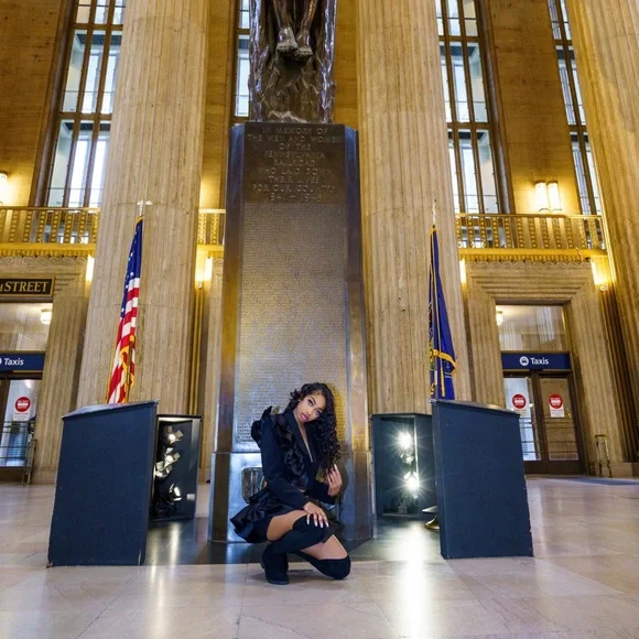 Two piece ruffle skirt and blazer set - Picture 3 of 3